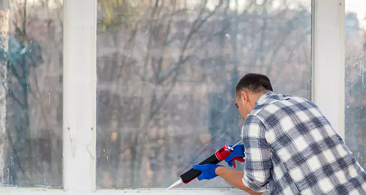 Quality Sliding Shower Door Repair for Closing Issues in Tamarac, FL