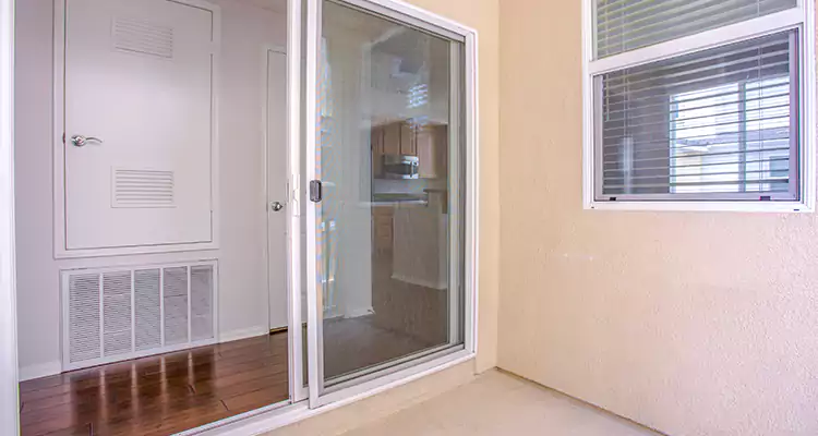 Sliding Screen Door Track Repair in Tamarac, FL