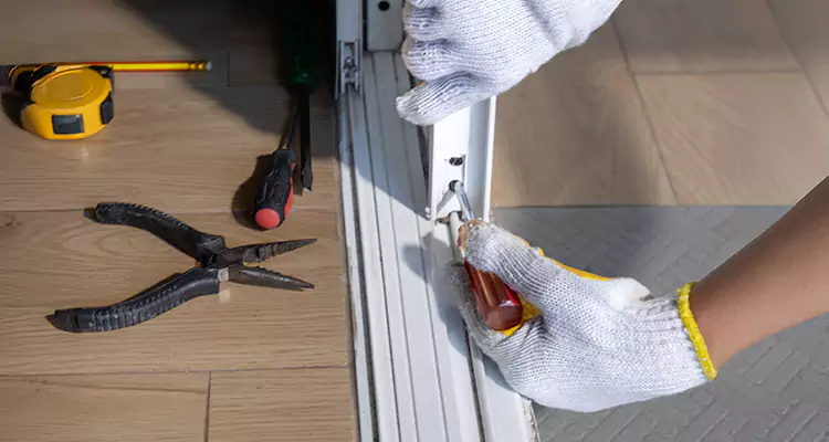 Screen Door Wheel Replacement in Tamarac, FL