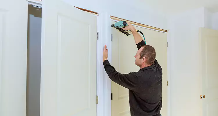 Top Rated Door Fixing ServiceFixing Garage Door Track in Tamarac, FL