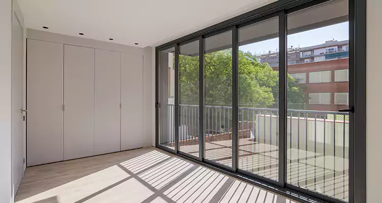 Fix Sliding Screen Door Track in Tamarac, FL