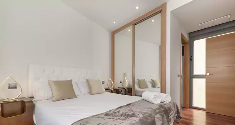 Sliding Wardrobe Door Mirror Replacement in Tamarac, FL